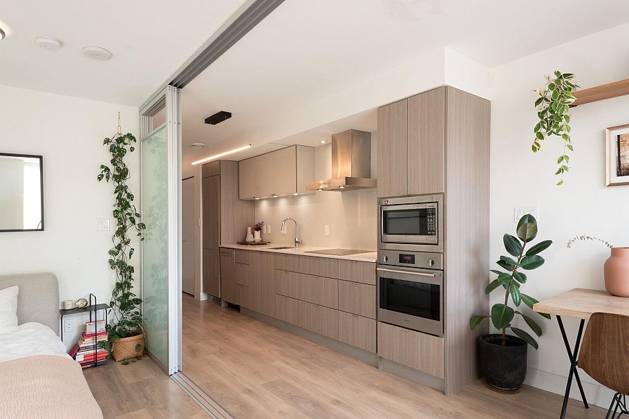 208 1788 Columbia Street Vancouver, BC - 3