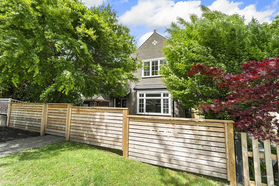 3711 W 11th Avenue Vancouver, BC - 32