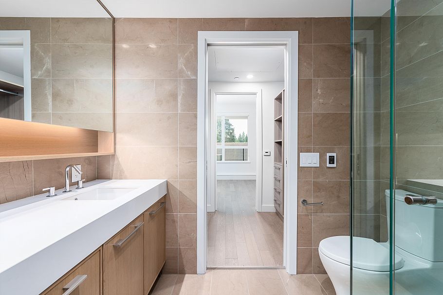 317 3220 Connaught Crescent North Vancouver, BC - 9