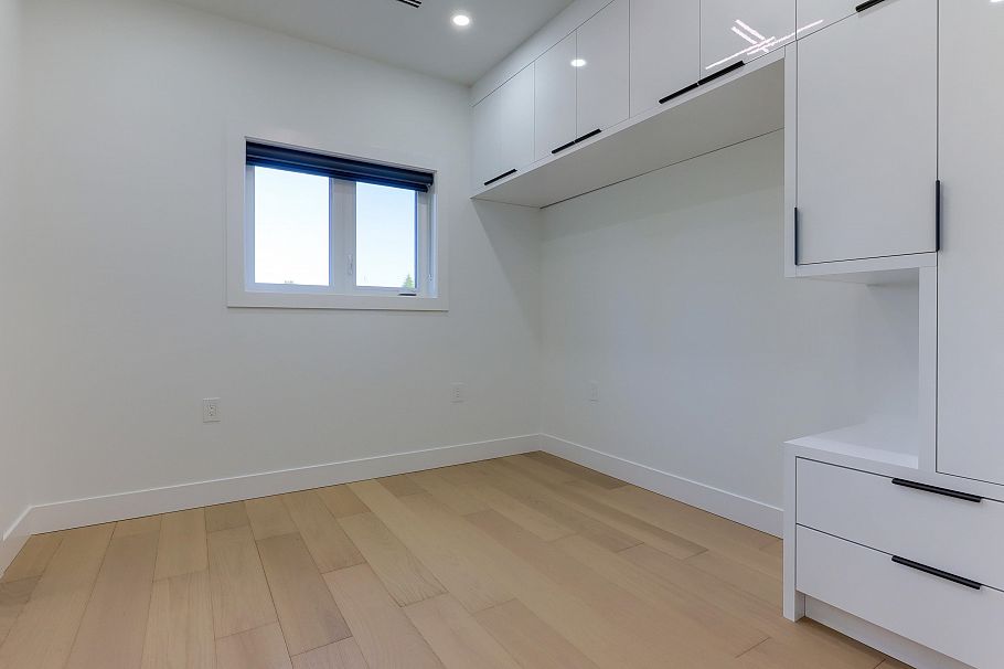 4670 Todd Street Vancouver, BC - 26