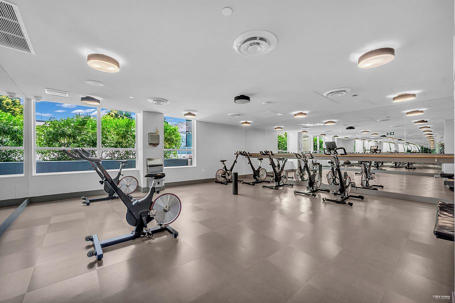 1610 125 E 14th Street North Vancouver, BC - 31