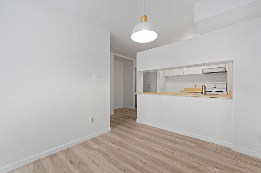 222 1333 Hornby Street Vancouver, BC - 12