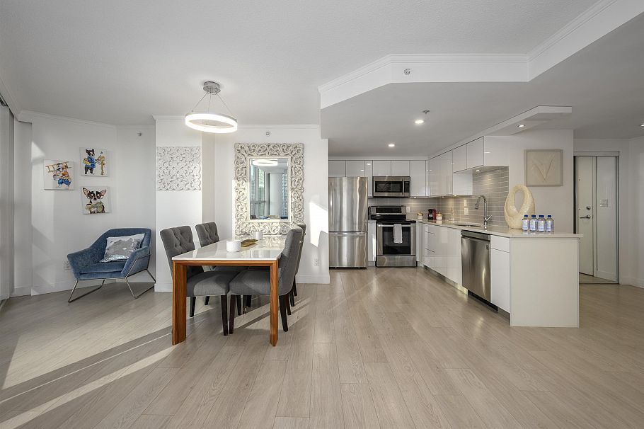 2005 1050 Burrard Street Vancouver, BC - 10