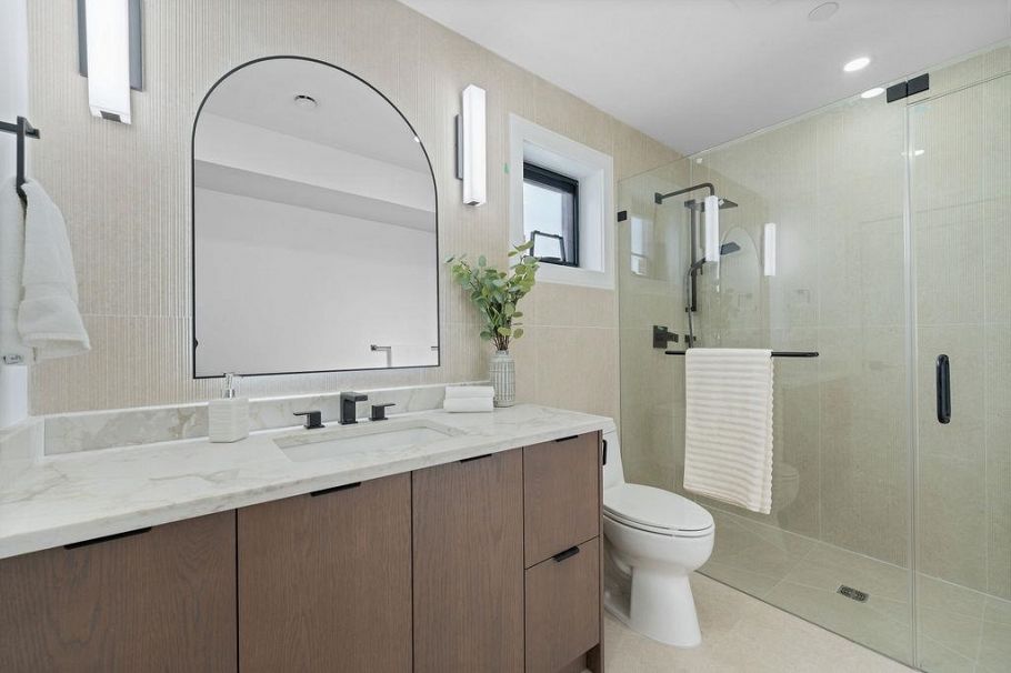 3 2282 E 8th Avenue Vancouver, BC - 28