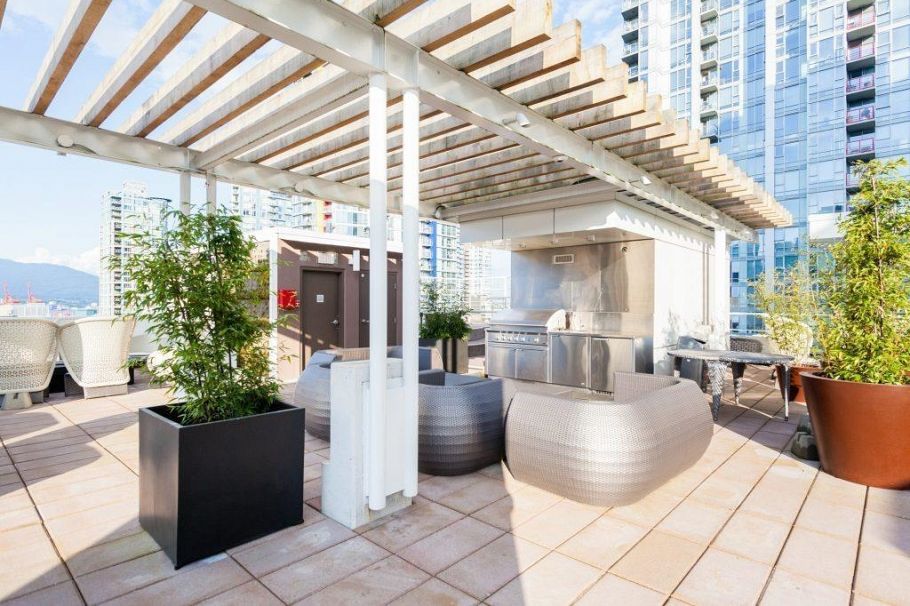 2301 161 W Georgia Street Vancouver, BC - 18