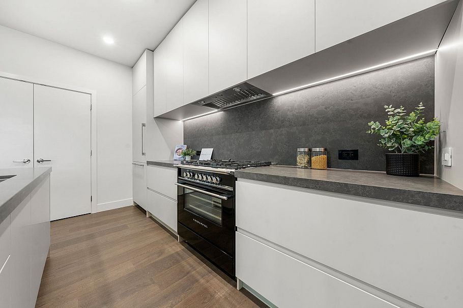 1 638 E 46th Avenue Vancouver, BC - 18