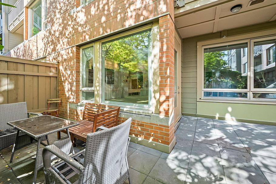 127 119 W 22nd Street North Vancouver, BC - 2