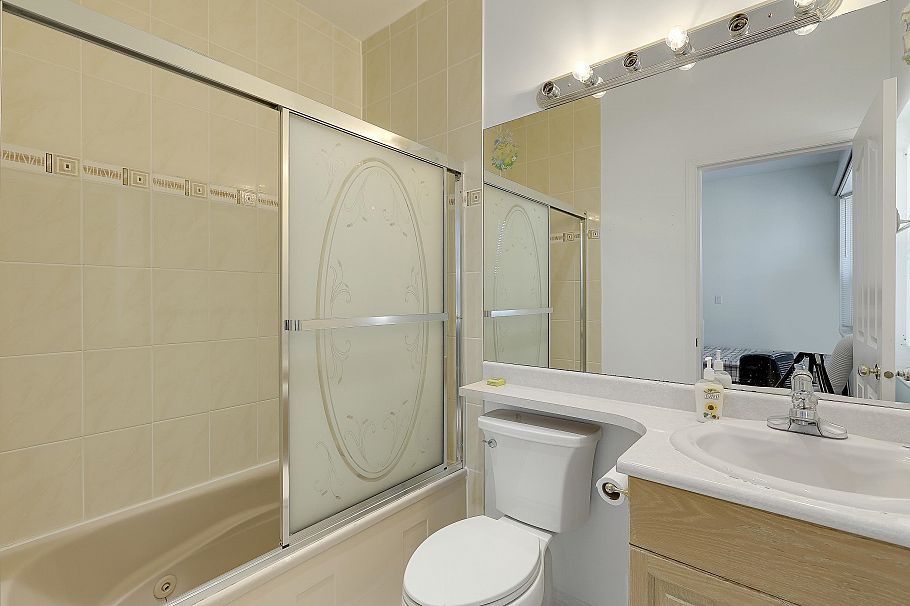 1257 E 60th Avenue Vancouver, BC - 18