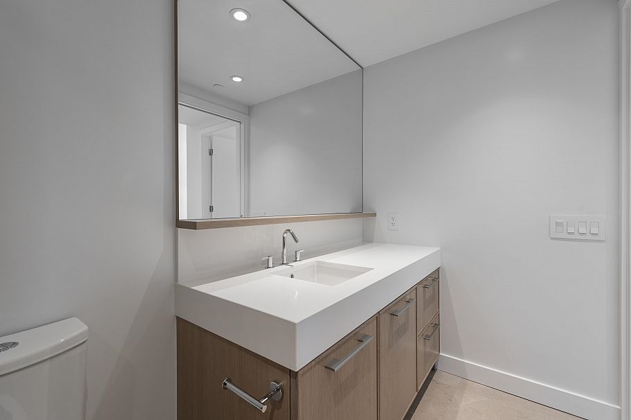 317 3220 Connaught Crescent North Vancouver, BC - 24