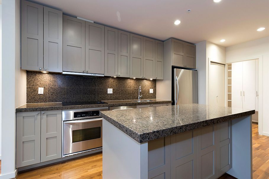 615 1333 W Georgia Street Vancouver, BC - 9