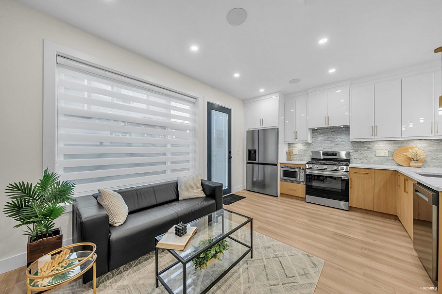 2 2705 E 3rd Avenue Vancouver, BC - 8