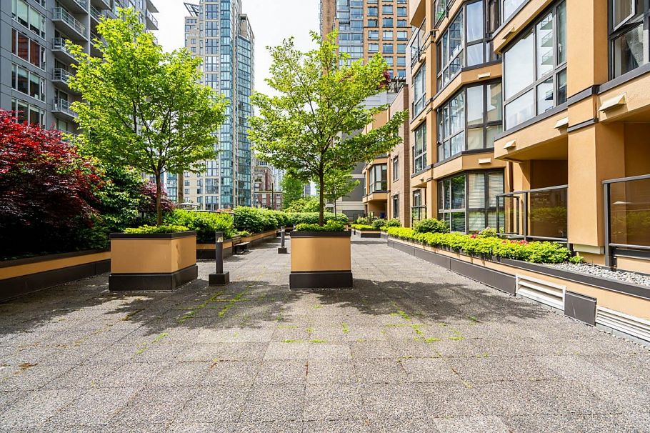 304 488 Helmcken Street Vancouver, BC - 29