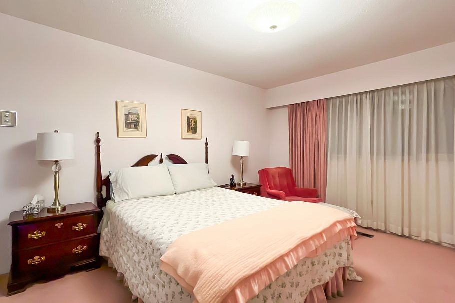 4680 W 15th Avenue Vancouver, BC - 32