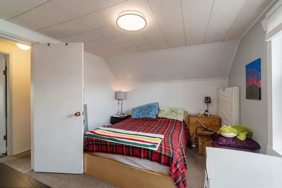 2235 East 52nd Avenue Vancouver, BC - 24