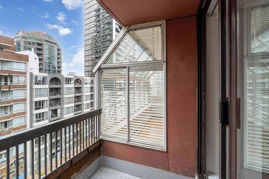 808 1333 Hornby Street Vancouver, BC - 27