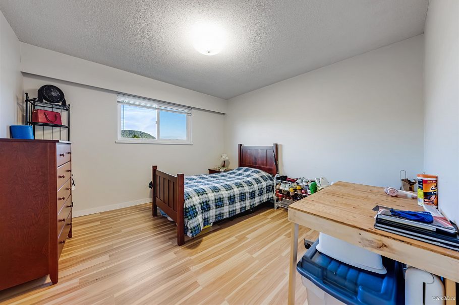 465 Felton Road North Vancouver, BC - 24