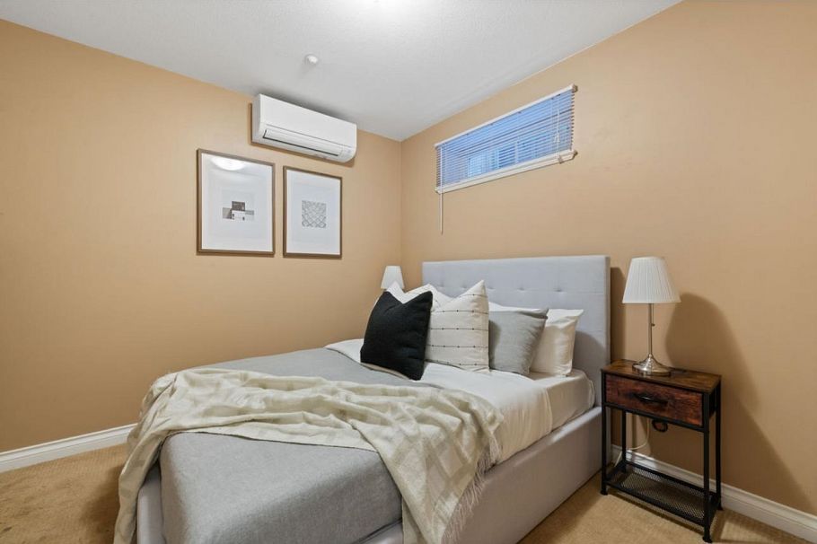 1254 E 11th Avenue Vancouver, BC - 18