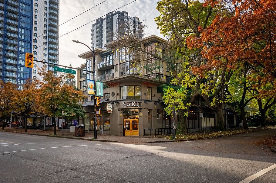 407 828 Cardero Street Vancouver, BC - 3