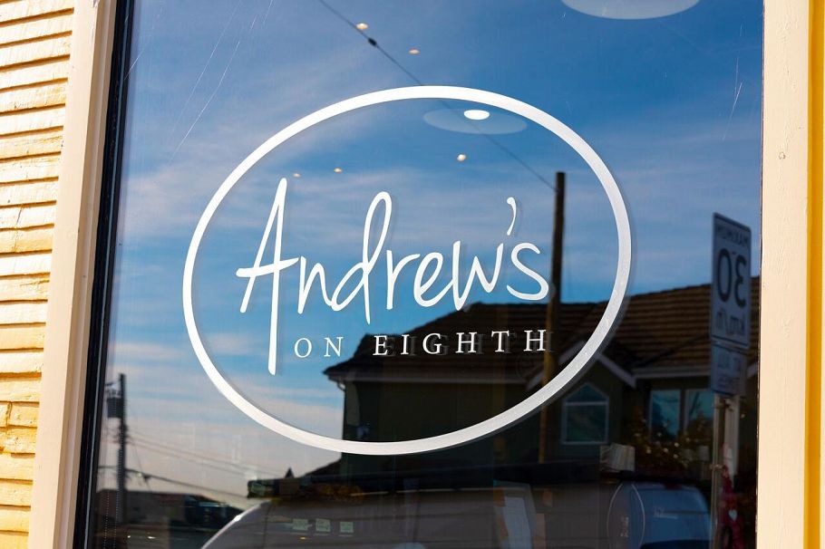 250 E 10th Street North Vancouver, BC - 36