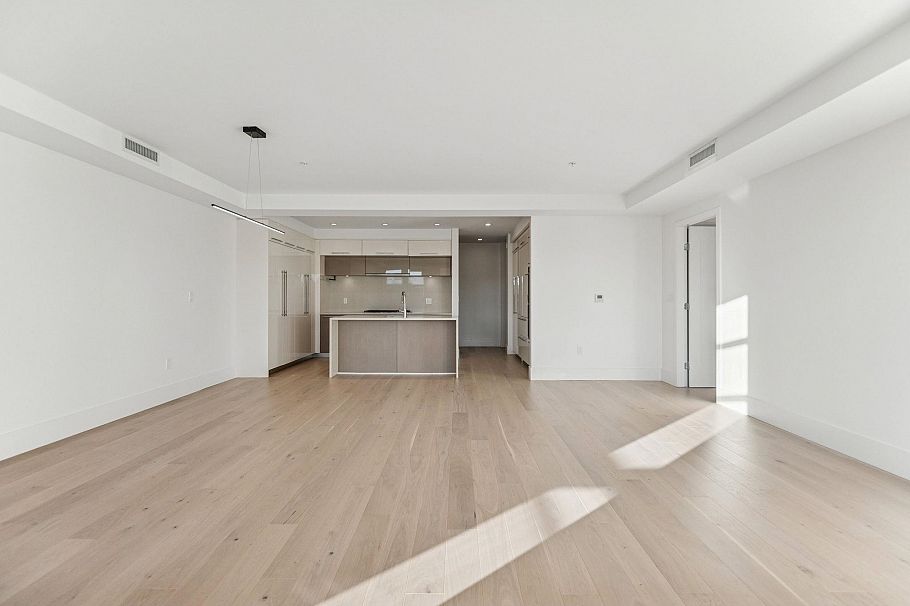 402 6168 East Boulevard Vancouver, BC - 5