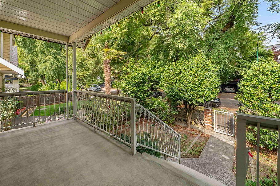 1794 E 6th Avenue Vancouver, BC - 38