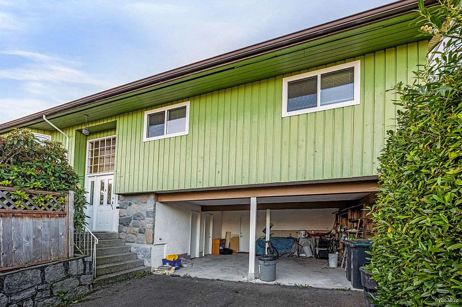 465 Felton Road North Vancouver, BC - 2