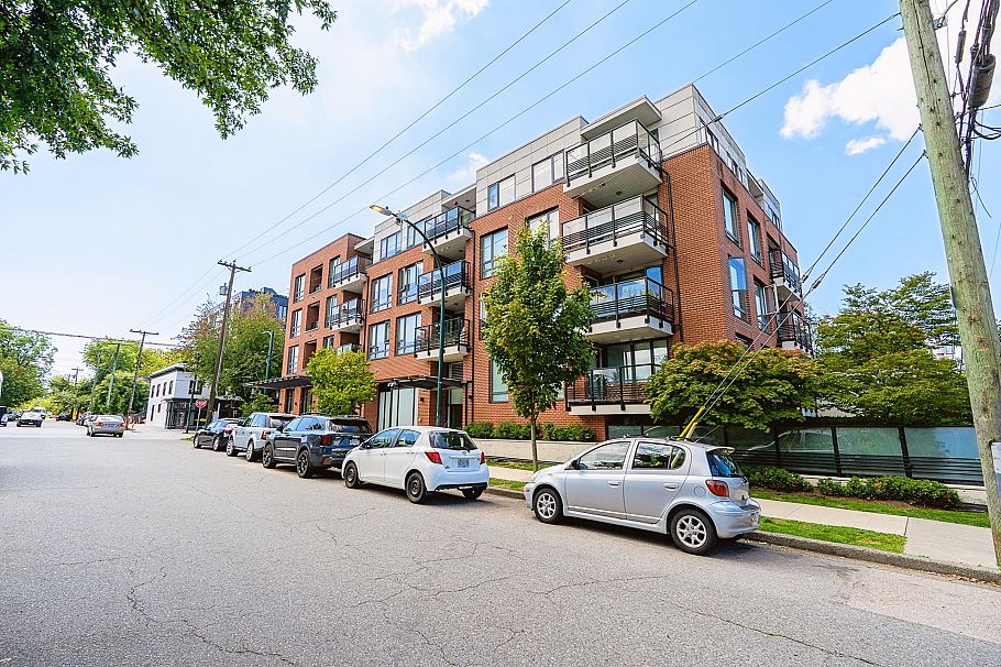 305 2477 Carolina Street Vancouver, BC - 24