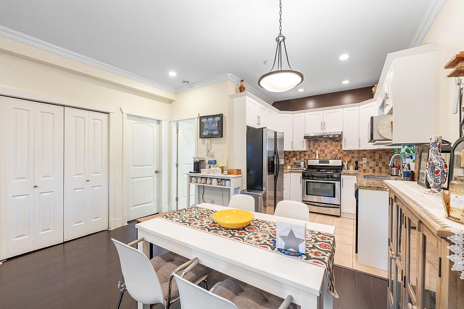 1636 E 12th Avenue Vancouver, BC - 5