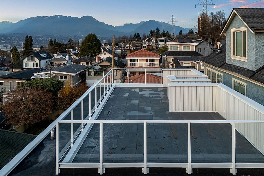 3679 Pandora Street Vancouver, BC - 38