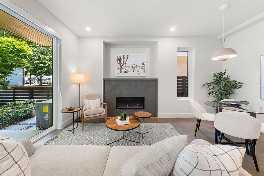 1 638 E 46th Avenue Vancouver, BC - 1