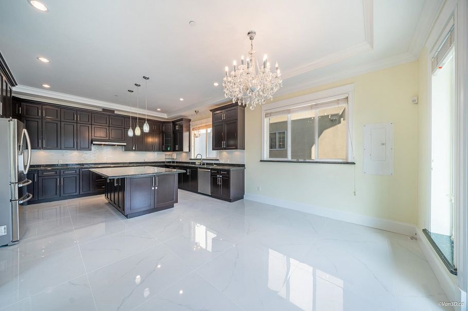 6830 Vivian Street Vancouver, BC - 9