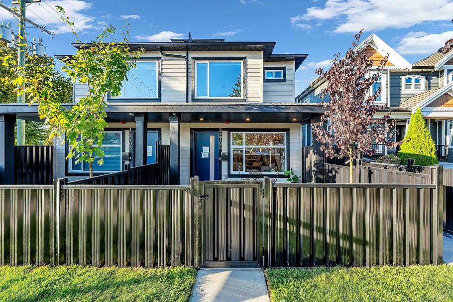 2 2705 E 3rd Avenue Vancouver, BC - 24