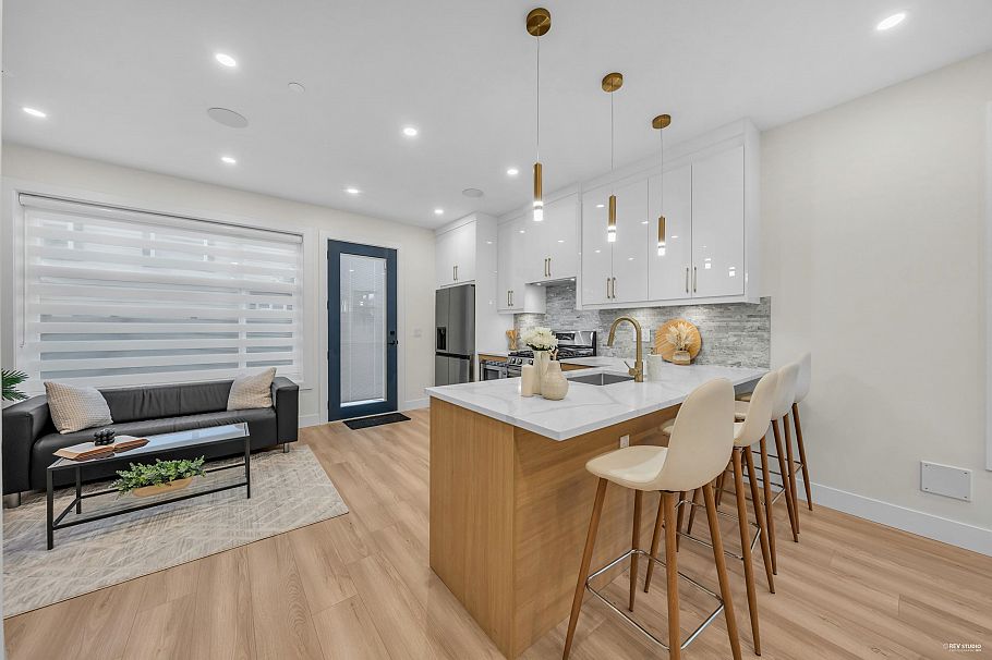 2 2705 E 3rd Avenue Vancouver, BC - 6