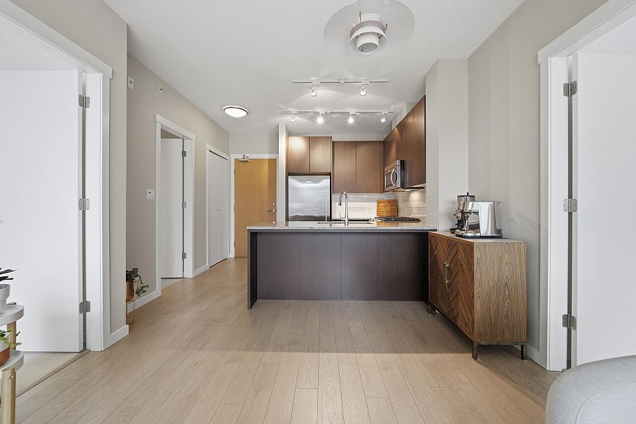 408 135 W 2nd Street North Vancouver, BC - 9