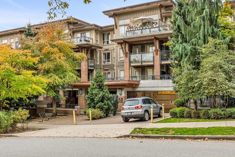 119 1633 Mackay Avenue North Vancouver, BC - 2