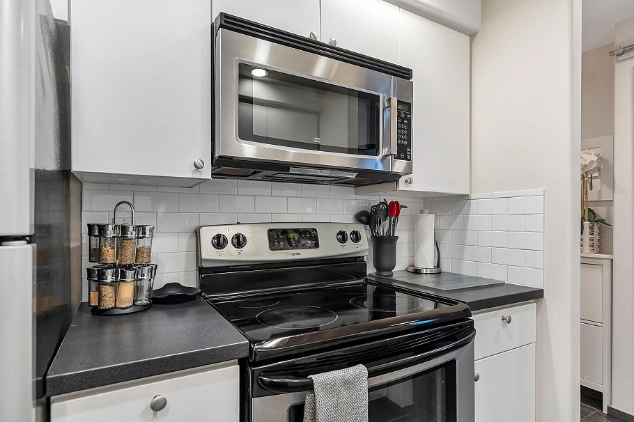 1306 1383 Howe Street Vancouver, BC - 5