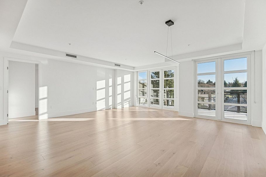 402 6168 East Boulevard Vancouver, BC - 1