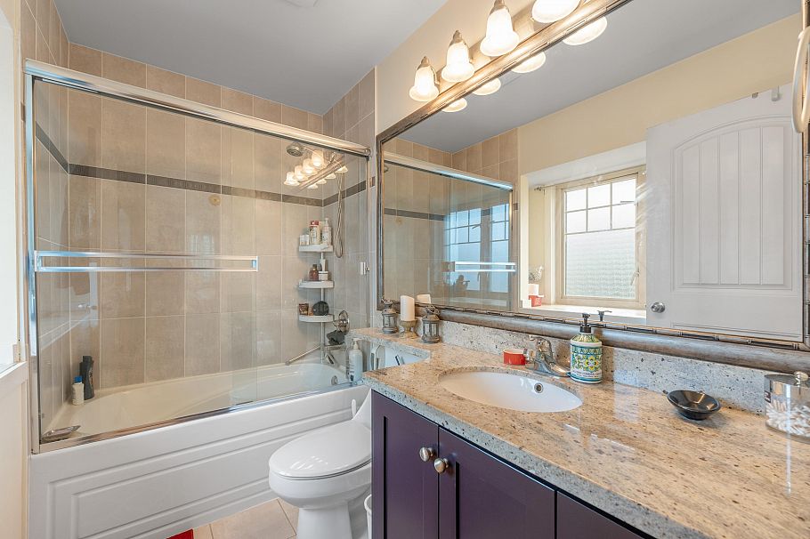 1636 E 12th Avenue Vancouver, BC - 14