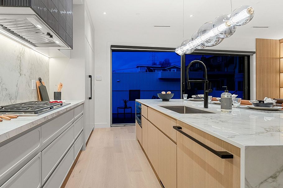 3679 Pandora Street Vancouver, BC - 11