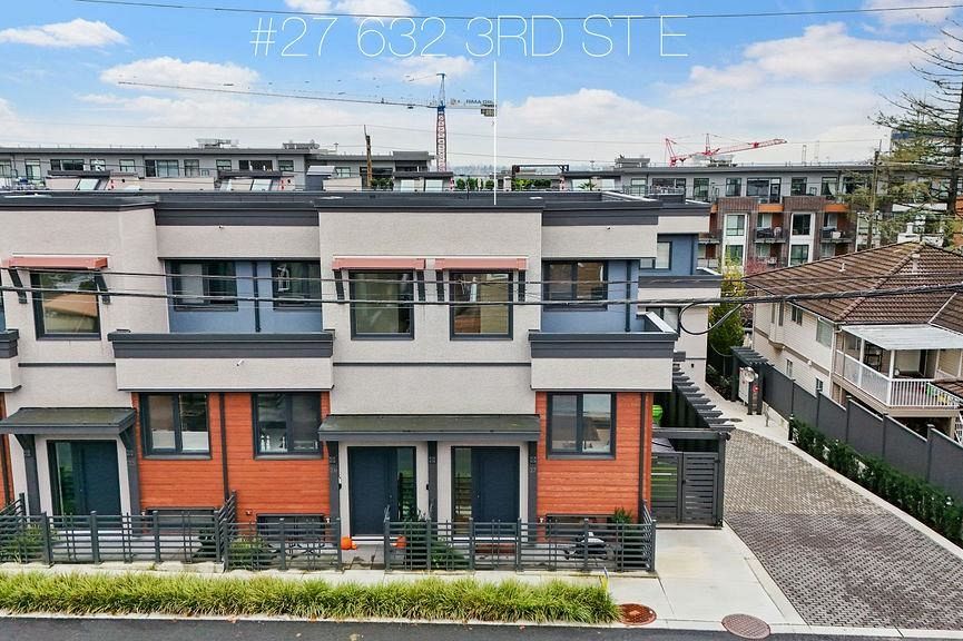 27 632 E 3rd Street North Vancouver, BC - 2