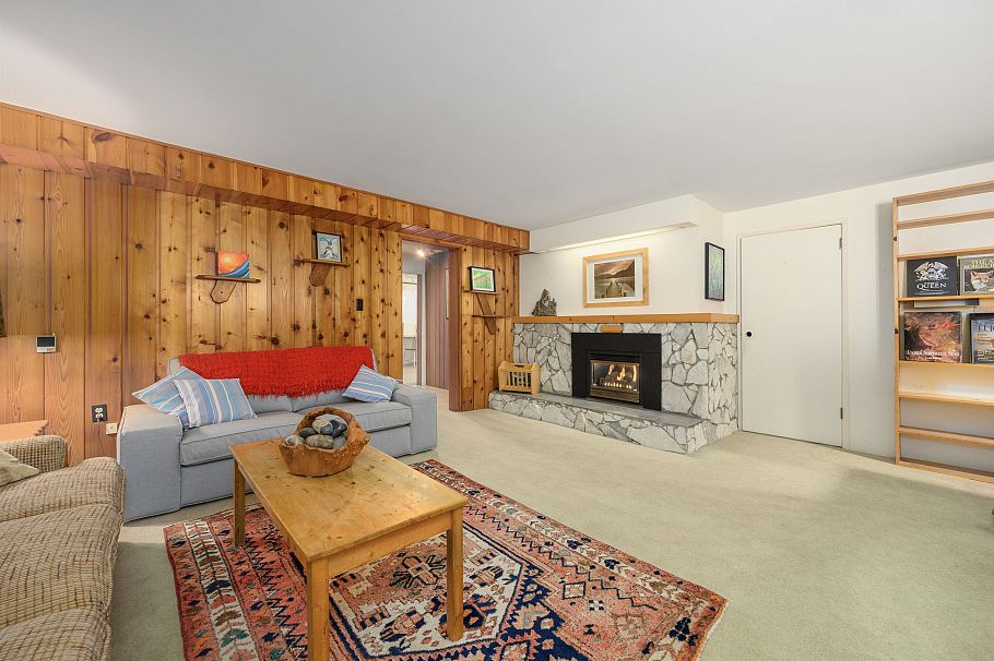 545 W 22nd Street North Vancouver, BC - 24