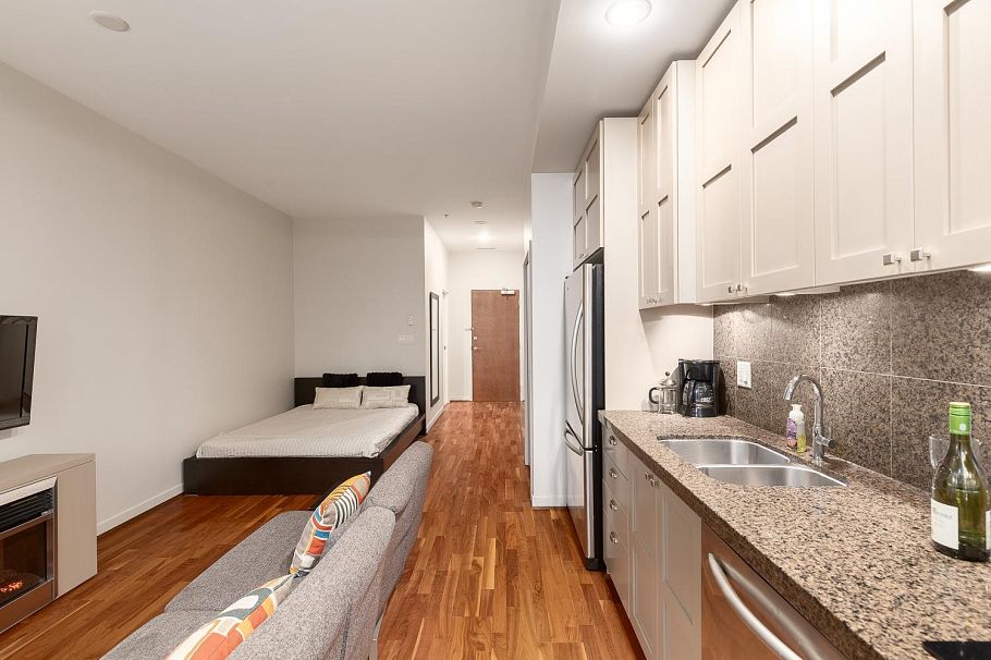 913 1333 W Georgia Street Vancouver, BC - 9