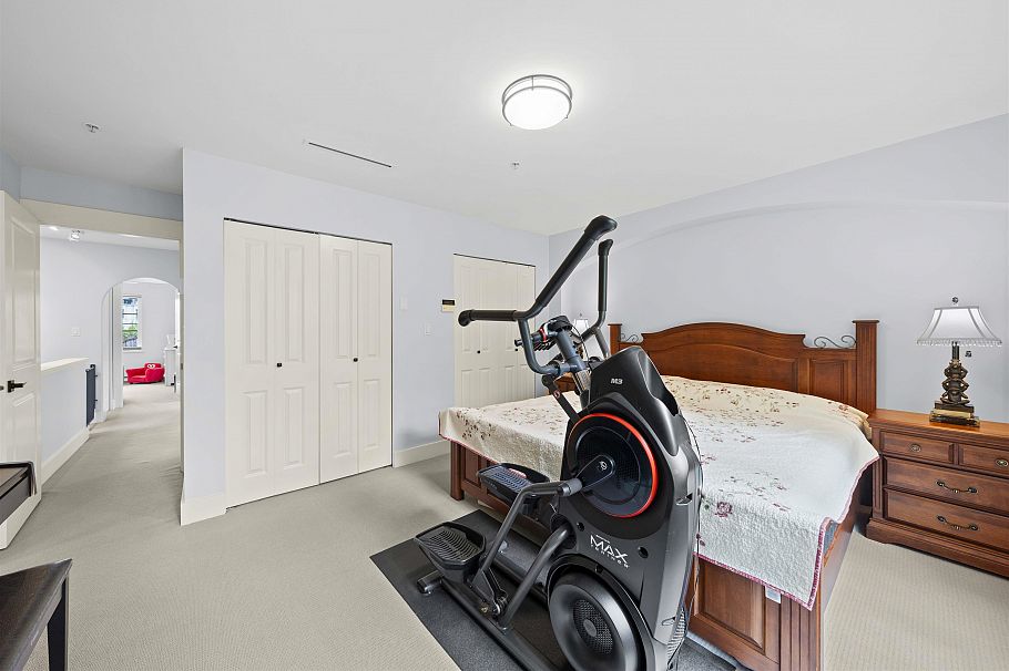 3711 W 11th Avenue Vancouver, BC - 21