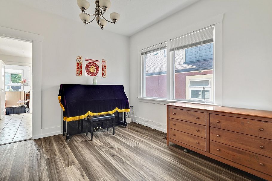 2336 45 Avenue Vancouver, BC - 12