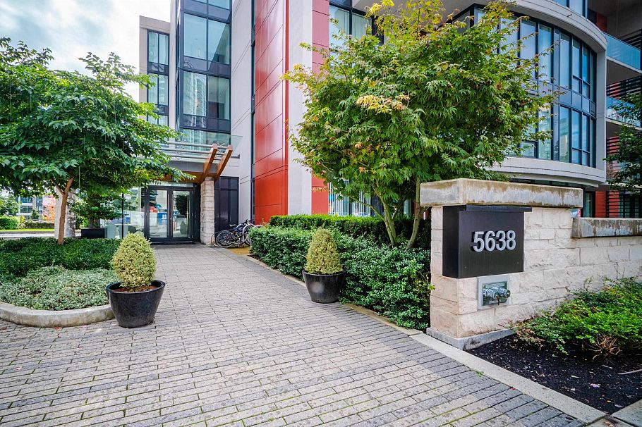 212 5638 Birney Avenue Vancouver, BC - 2