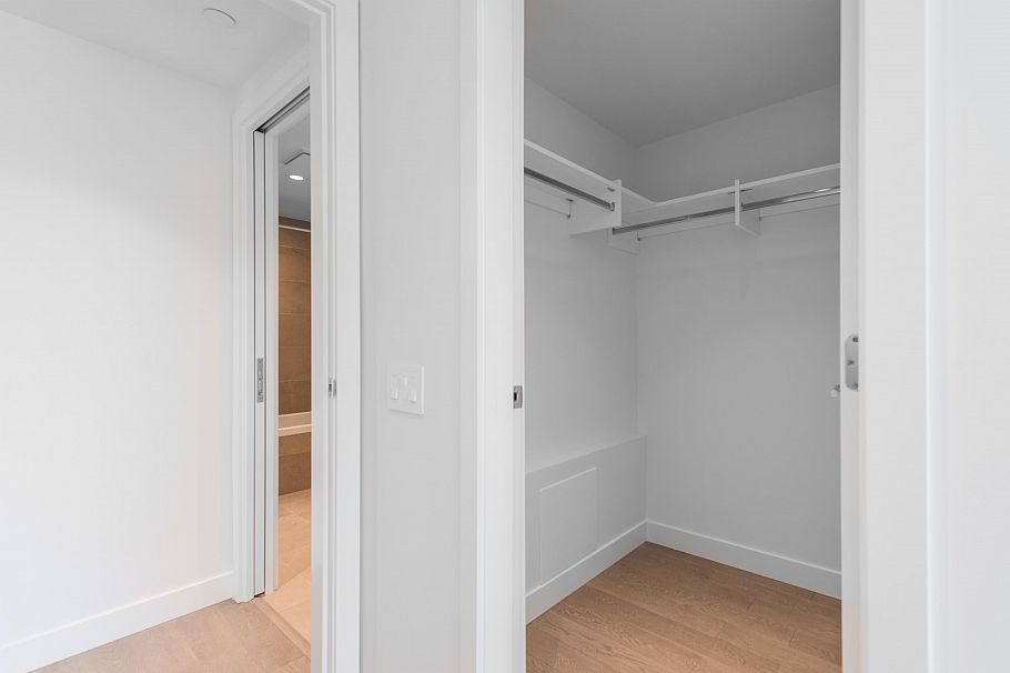 317 3220 Connaught Crescent North Vancouver, BC - 18