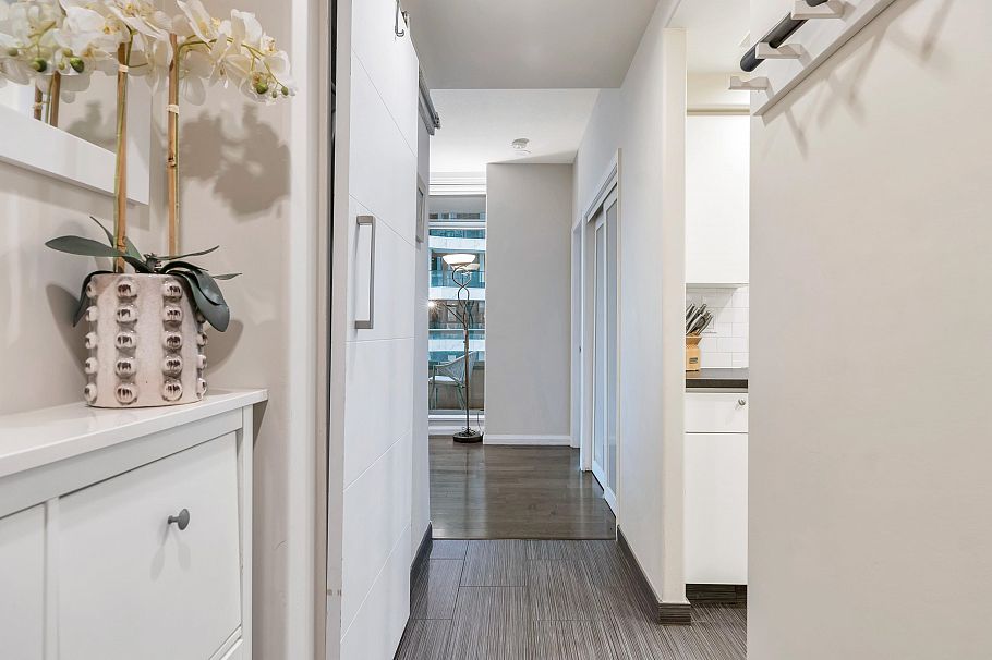 1306 1383 Howe Street Vancouver, BC - 7