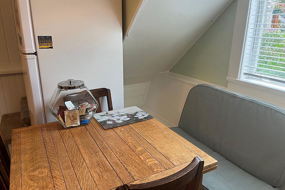 1617 W Grand Boulevard North Vancouver, BC - 38