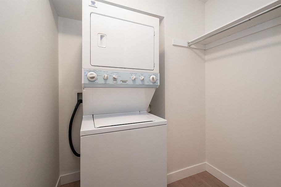 307 1385 Draycott Road North Vancouver, BC - 21