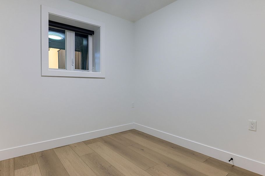 4670 Todd Street Vancouver, BC - 38